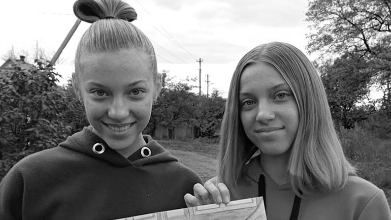 Ουκρανία: Δύο 14χρονες δίδυμες αδελφές ανάμεσα στους 11 νεκρούς της ρωσικής επίθεσης σε εστιατόριο