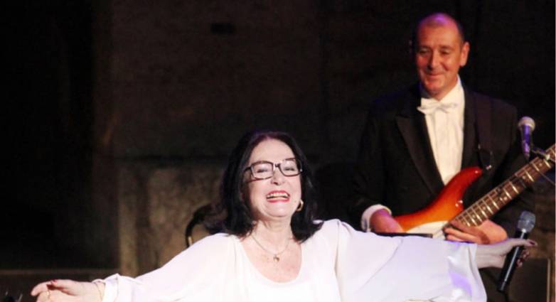 Νάνα Μούσχουρη: «Πέθαναν» την σπουδαία ερμηνεύτρια – Η ψεύτικη ανακοίνωση στο διαδίκτυο