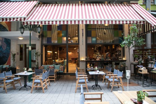 Χάθηκε τζίρος 50 ημερών λόγω… βροχών