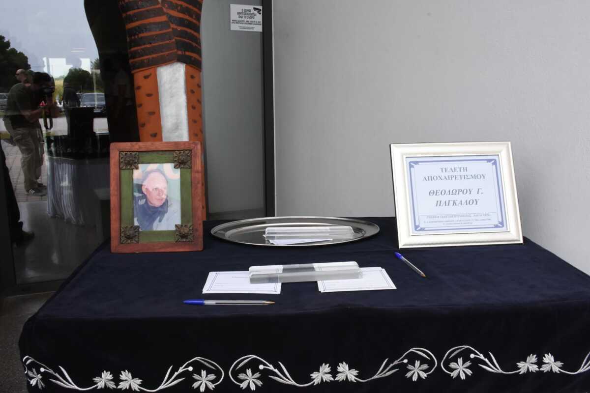 Θεόδωρος Πάγκαλος: Το τελευταίο αντίο στο αποτεφρωτήριο της Ριτσώνας - ΦΩΤΟ