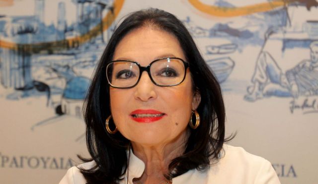 Χάκερς «πέθαναν» τη Νάνα Μούσχουρη