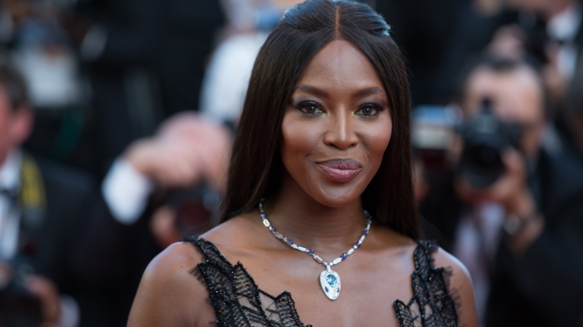 Η Ναόμι Κάμπελ έγινε για δεύτερη φορά μητέρα στα 53 της