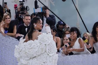 Η Rihanna στη λίστα του Forbes με τις πλουσιότερες αυτοδημιούργητες γυναίκες στις ΗΠΑ
