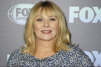 Κιμ Κατράλ: «Aντιμετωπίζω τη γήρανση με όποιον τρόπο μπορώ»