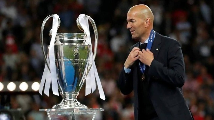 Ο Ζιντάν θέλει να επιστρέψει στους πάγκους