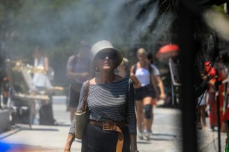 Ο Τζόνι Ντεπ εθεάθη να κυκλοφορεί με μπαστούνι