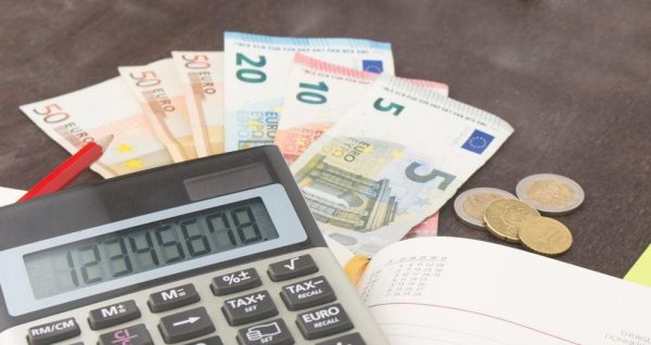 Ανατροπές στις e-αποδείξεις - Τι αλλάζει στα κίνητρα