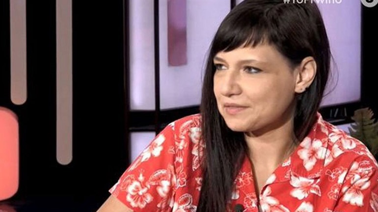 Αθηναΐς Νέγκα: «Μετά τα 45 μου αποδέχτηκα τα σημάδια της λεύκης»