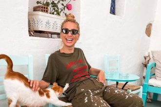 Στη Μύκονο μετά από 20 χρόνια η Μαρία Ηλιάκη