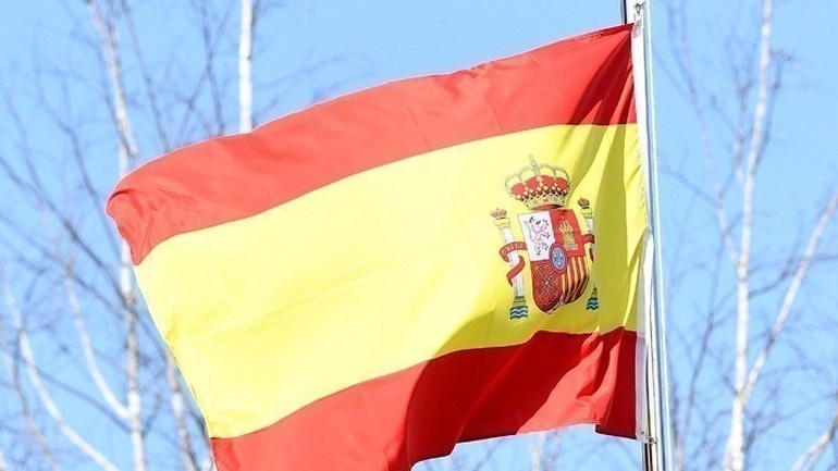 Δημοσκόπηση: Το Λαϊκό Κόμμα στην Ισπανία θα μπορούσε να εξασφαλίσει την απόλυτη πλειοψηφία μαζί με το Vox