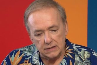 Σοκάρει ο Ανδρέας Μικρούτσικος: «Με έφεραν σηκωτό, με σακάτεψαν στο ξύλο»