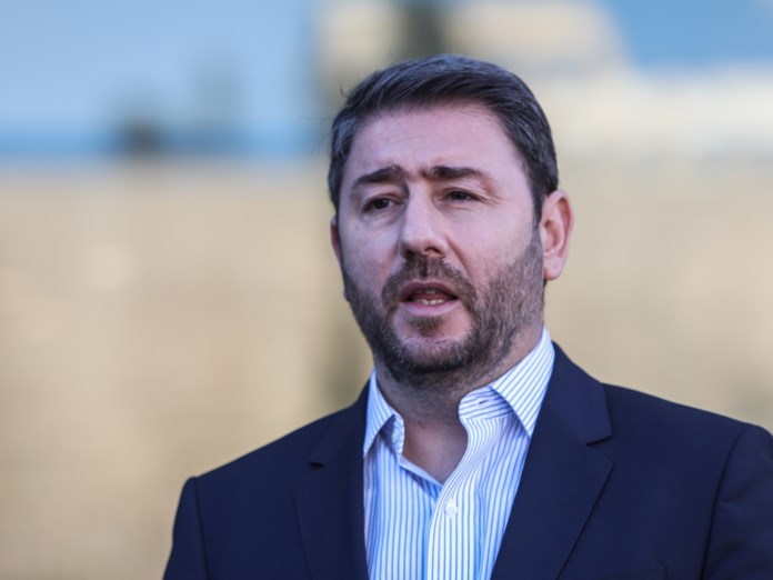 Ανδρουλάκης: Αποχαιρετούμε με ευγνωμοσύνη και σεβασμό τους πιλότους για την προσφορά τους στην πατρίδα