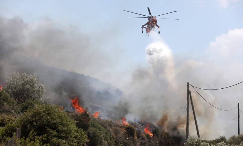 Φωτιά στο Αλιβέρι: Σε ύφεση το πύρινο μέτωπο
