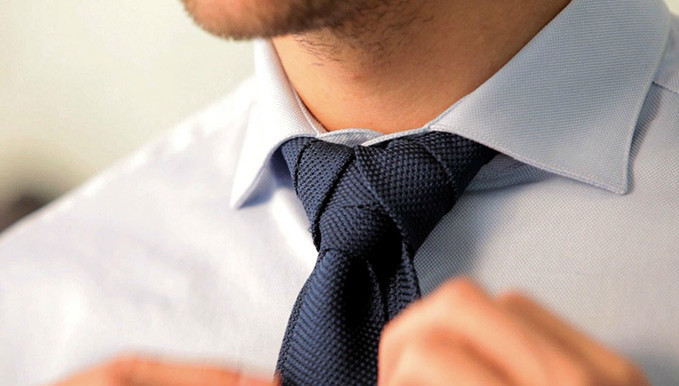 Οι Ταλιμπάν απαγορεύουν τη γραβάτα - «Είναι χριστιανικό σύμβολο»