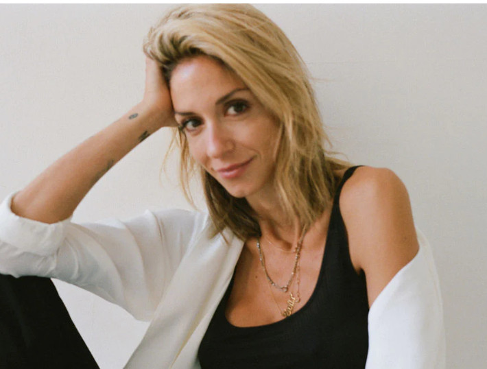 Σοφία Καρβέλα: Μαζί με τον αδερφό της Ανδρέα θυμούνται στιγμές τους