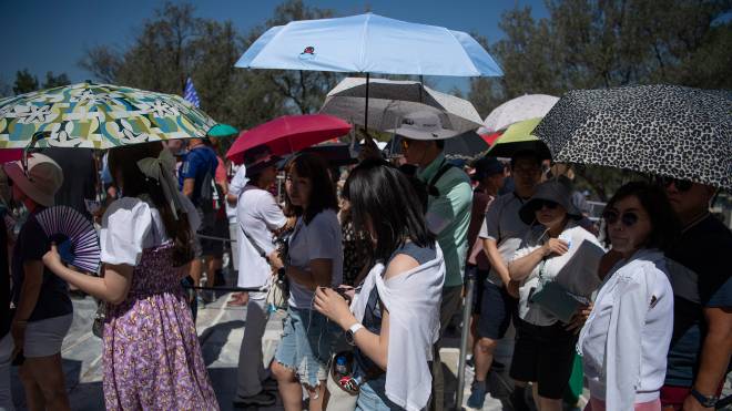 Καύσωνας Κλέων: Κορύφωση την Παρασκευή με 44άρια – Σταδιακή υποχώρηση από το Σάββατο