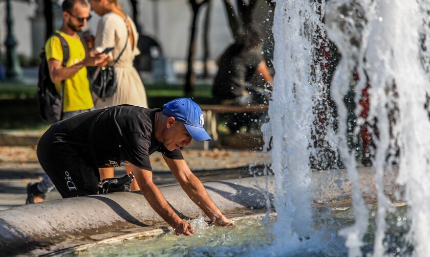 Καύσωνας: «Καμίνι» η χώρα μέχρι τα τέλη Ιουλίου - Οι θερμοκρασίες ανά ημέρα, τι προβλέπει ο Σάκης Αρναούτογλου