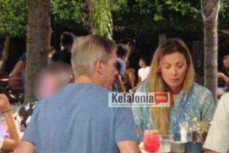 Μαριέττα Χρουσαλά-Λέων Πατίτσα: Με τα παιδιά τους στην Κεφαλονιά