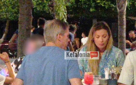 Μαριέττα Χρουσαλά-Λέων Πατίτσα: Με τα παιδιά τους στην Κεφαλονιά