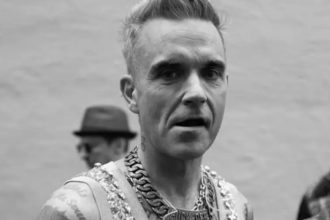 Robbie Williams: Γιατί αποκάλεσε «κλέφτες» τους Έλληνες