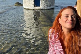 Η Σίσσυ Χρηστίδου κάνει διακοπές στην Πάτμο