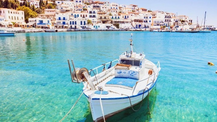 Αισιοδοξία για την τουριστική κίνηση στα νησιά τον Αύγουστο - Τα 11 νησιά με πληρότητα πάνω από 90%
