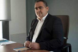 Σασμός: Ο Βασίλης Μπισμπίκης ξεκίνησε τα γυρίσματα για το νέο κύκλο της σειράς