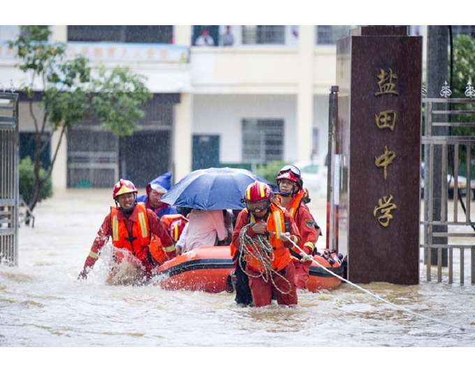 Κίνα: Τουλάχιστον 4 νεκροί και δεκάδες αγνοούμενοι λόγω των σφοδρών βροχοπτώσεων