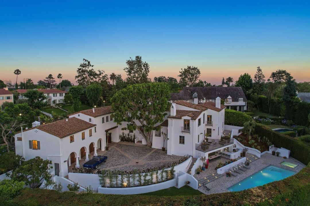 Στο «σφυρί», για 23 εκατ. δολάρια, η ιστορική έπαυλη του Χάουαρντ Χιουζ