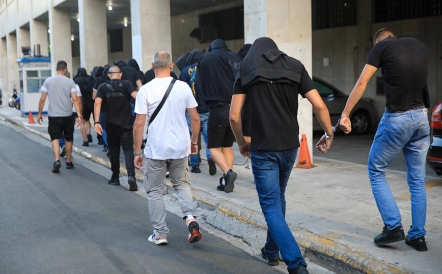 Σε φυλακές σε όλη τη χώρα οι κατηγορούμενοι για τη δολοφονία Κατσουρή - Φόβοι για συγκρούσεις με Έλληνες και Σέρβους κρατουμένους