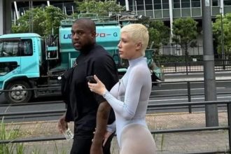 Μπιάνκα Σένσορι: Νέα αποκαλυπτική εμφάνιση από τη σύζυγο του Κάνιε Γουέστ