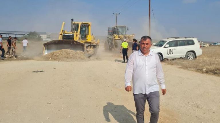 Προκαλεί Τουρκοκύπριος Δήμαρχος: «Αν δεν φύγουν τα οχήματά σας, θα τα συντρίψουμε»