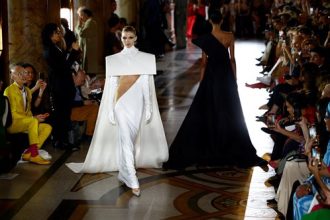 Επίδειξη μόδας αφιερωμένη στην Μαρία Κάλλας από τον Stephane Rolland