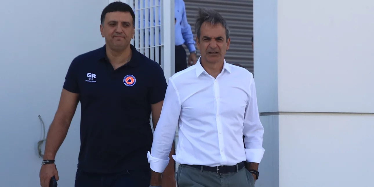 Στην Πολιτική Προστασία ο Κυριάκος Μητσοτάκης, ενημερώθηκε για τις πυρκαγιές