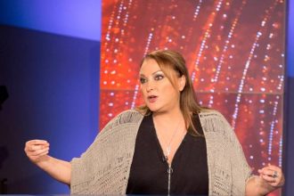 Η Ρένια Λουιζίδου σε επική αποκάλυψη για συνάδελφο της: «Ήταν όργιο από τότε»