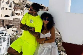 Mente Fuerte: Τρυφερές στιγμές με την Μαρία Σολωμού στις διακοπές τους στη Σαντορίνη