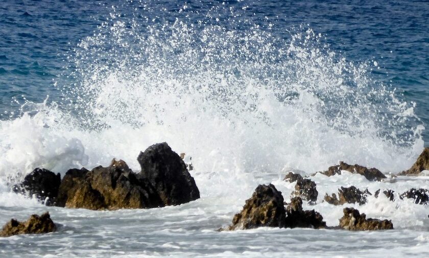 Πέθανε ο 48χρονος που προσπάθησε να σώσει τον γιο του που κινδύνευσε να πνιγεί