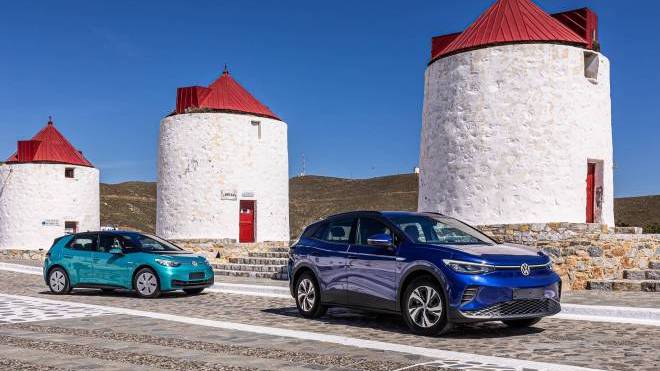 «Τσουρουφλίζουν» τα καύσιμα: Πού ξεπερνά τα 2 ευρώ η αμόλυβδη