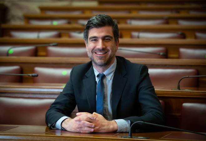 Θ. Γλαβίνας: Επικοινωνιακού χαρακτήρα η συνάντηση Μητσοτάκη - Τσέφεριν