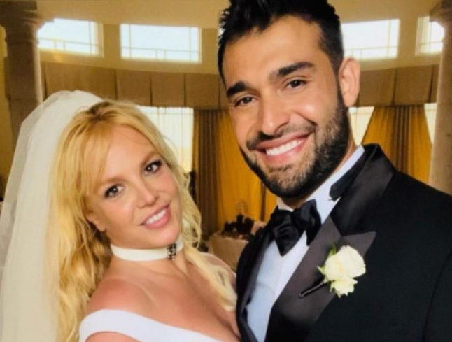 Μπρίτνεϊ Σπίαρς: Χωρίζει από τον Σαμ Ασγκάρι έναν χρόνο μετά τον γάμος της – Την απειλεί με αποκαλύψεις «εκτός και αν πληρωθεί»