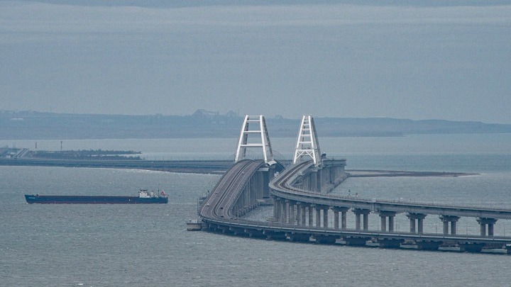 Καταρρίφθηκαν δύο ουκρανικοί πύραυλοι πάνω από τη γέφυρα της Κριμαίας