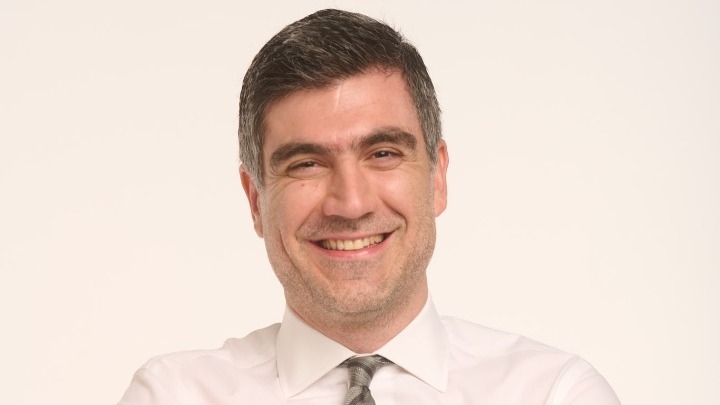 Θ. Γλαβίνας: Καταδικάζουμε με απόλυτο τρόπο την άγρια επίθεση στον δημοσιογράφο Γ. Παπαχρήστο