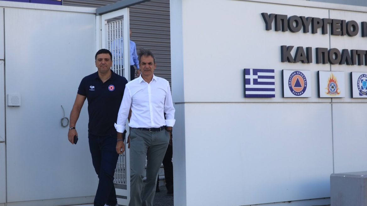 Κακοκαιρία Daniel: Στο υπουργείο Κλιματικής Κρίσης και Πολιτικής Προστασίας ο Μητσοτάκης