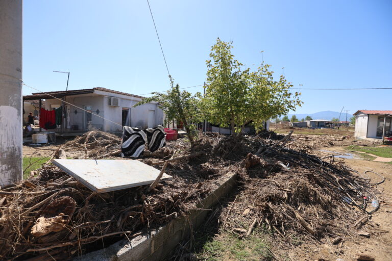 Άρχισε η καταβολή αποζημιώσεων για οικοσκευές στις πληγείσες περιοχές - Αυτοψίες από κλιμάκια στα χωριά του Θεσσαλικού κάμπου