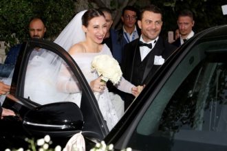 Ο Γιώργος Αγγελόπουλος παντρεύτηκε τη Δήμητρα Βαμβακούση