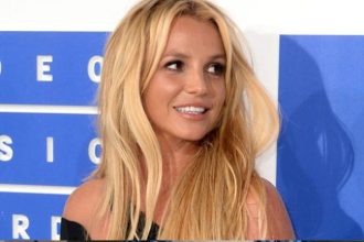 Britney Spears: Show με μαχαίρια τρόμαξε τους θαυμαστές της