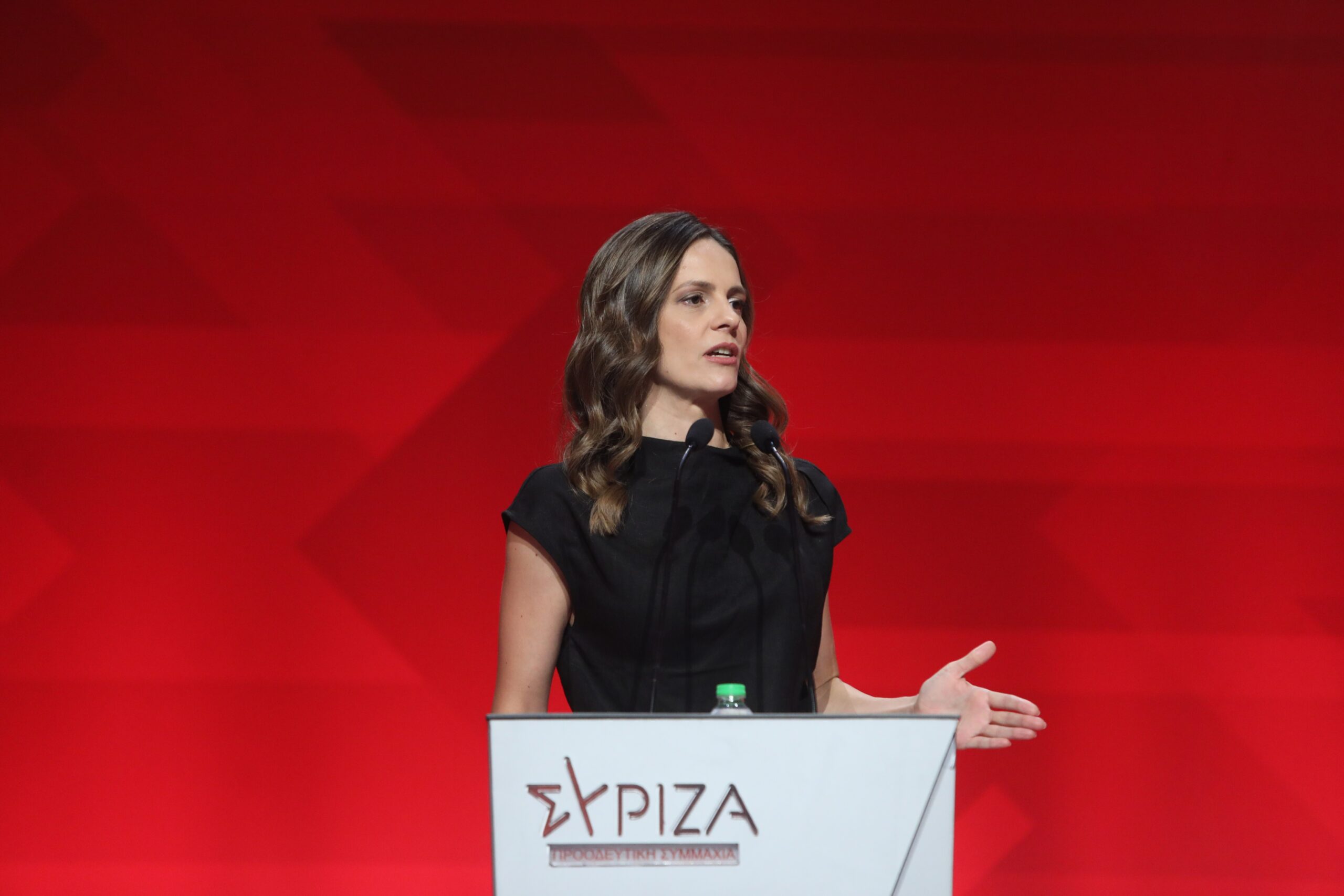 Αχτσιόγλου κατά Πολάκη και Κασσελάκη: «Ο ένας βρίζει, ο άλλος δεν καταδικάζει»