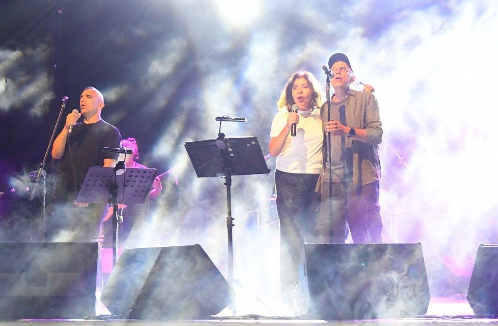 Ο χώρος της Ιχθυόσκαλας πλημμύρισε από τραγούδια του Λ. Μαχαιρίτσα (ΦΩΤΟ)