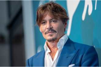 Ο Τζόνι Ντεπ πρωταγωνιστεί ξανά σε καμπάνια διάσημου αρώματος