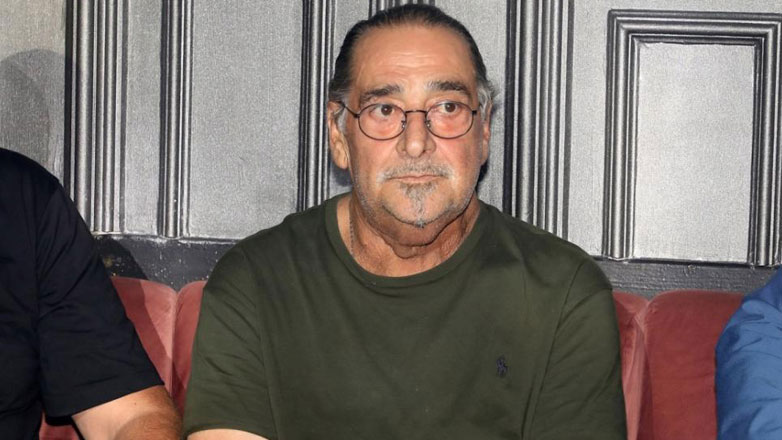 Βασίλης Καρράς: Τα νεότερα για την κατάσταση της υγείας του – «Δίνει γενναία μία μάχη»